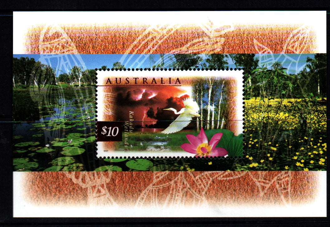 Sg#1686a Scott#1535a  $10.00 Kakadu Mini-sheet